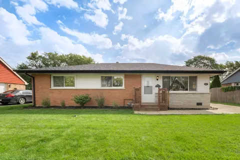 9037 Southfield Dr, Bridgeview, IL 60455