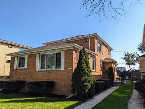 9101 Sahler Ave, Brookfield, IL 60513