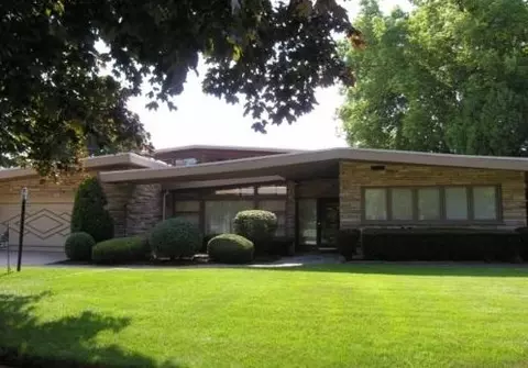 2310 Chestnut St, Waukegan, IL 60087