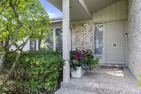 1144 Mayfair Ln, Glencoe, IL 60022 photo 2