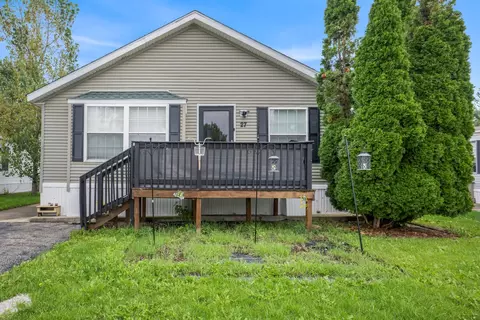 27 Saint Michaels Dr, Bourbonnais, IL 60914
