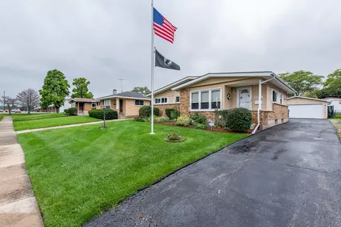 3312 Stonegate Rd, Waukegan, IL 60087