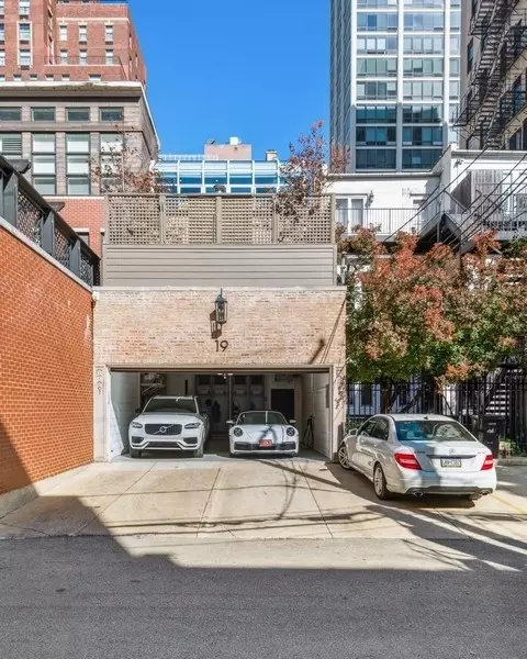 19 E Goethe St, Chicago, IL 60610 photo 22