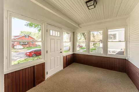 1243 Center St, Des Plaines, IL 60018 photo 2