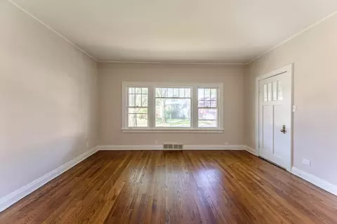 1243 Center St, Des Plaines, IL 60018 photo 3