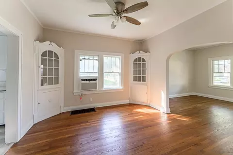 1243 Center St, Des Plaines, IL 60018 photo 4