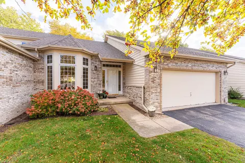 1236 Bellevue Dr, Dekalb, IL 60115