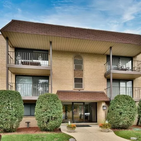 4660 N Austin Ave #109, Chicago, IL 60630