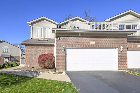 136 Willow Creek Ln, Willow Springs, IL 60480