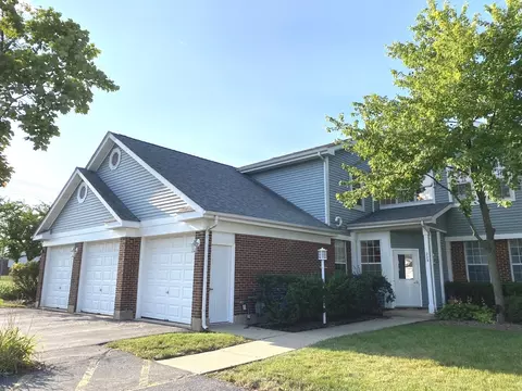 223 W Lynn Dr #4, Palatine, IL 60067