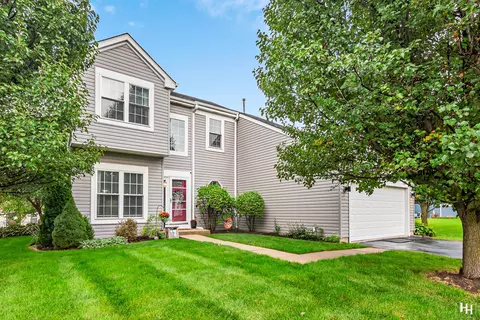 614 Anderson Dr, Lake In The Hills, IL 60156