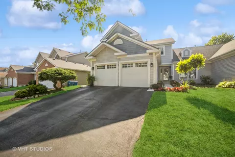 1051 Georgian Pl, Bartlett, IL 60103