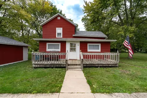 402 S 4th St, Cornell, IL 61319