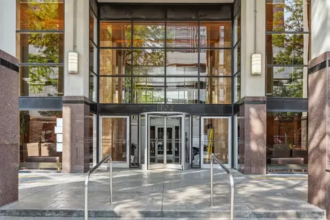 1122 N Clark St #1609, Chicago, IL 60610