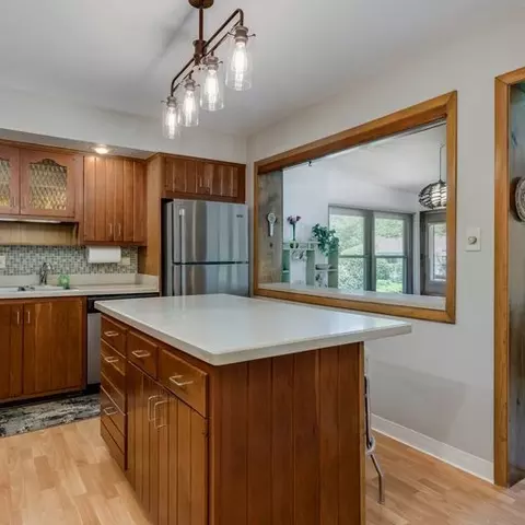 2012 E Wintergreen Ave, Mount Prospect, IL 60056 photo 8