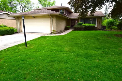 2012 E Wintergreen Ave, Mount Prospect, IL 60056