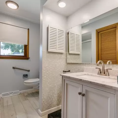 2012 E Wintergreen Ave, Mount Prospect, IL 60056 photo 13