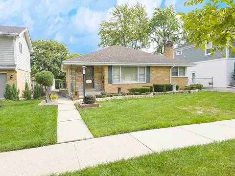 115 N Russel St, Mount Prospect, IL 60056