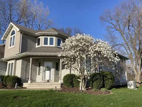 32613 S West River Rd, Wilmington, IL 60481