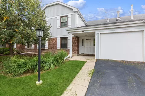 217 Brookston Dr #D2, Schaumburg, IL 60193