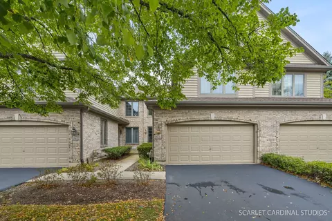 1 N636 Augusta Ct, Winfield, IL 60190