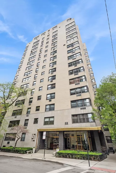 1335 N Astor St #8A, Chicago, IL 60610