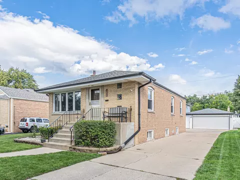 11225 S Whipple Ave, Chicago, IL 60655