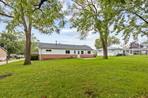 244 E Berkley Ln, Hoffman Estates, IL 60169 photo 24