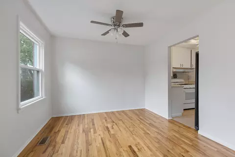 244 E Berkley Ln, Hoffman Estates, IL 60169 photo 8