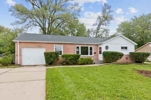 244 E Berkley Ln, Hoffman Estates, IL 60169