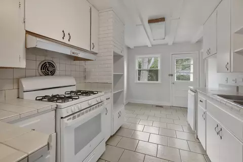 244 E Berkley Ln, Hoffman Estates, IL 60169 photo 9