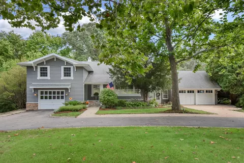 1166 S Batavia Ave, Batavia, IL 60510
