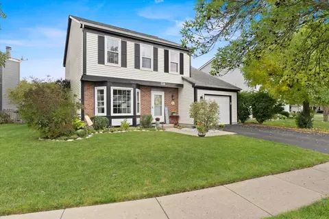 770 Crossland Dr, Grayslake, IL 60030