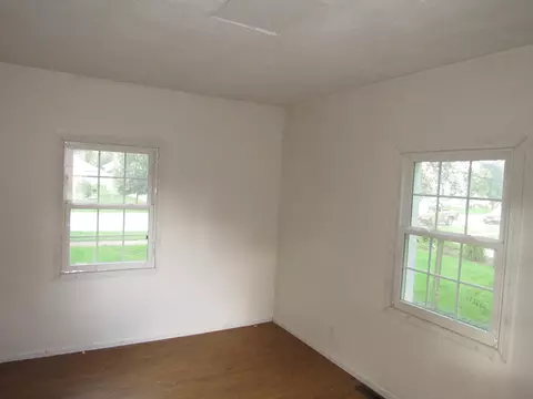 933 E Jackson St, Morris, IL 60450 photo 9