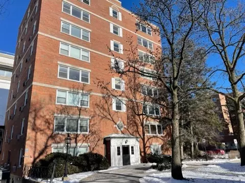 1101 Grove St #7C, Evanston, IL 60201