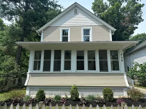 339 Elm St, Batavia, IL 60510