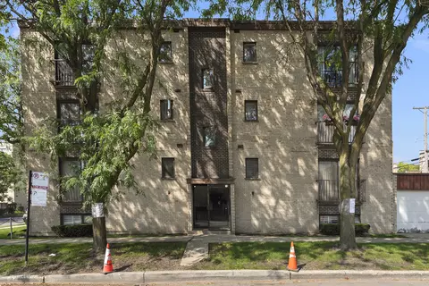 5200 N Rockwell St #3S, Chicago, IL 60625