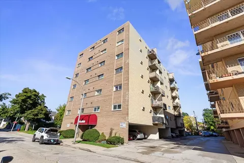 7449 Washington St #202, Forest Park, IL 60130