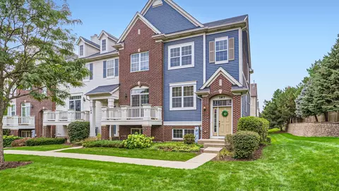 167 Goldenhill St, Carol Stream, IL 60188