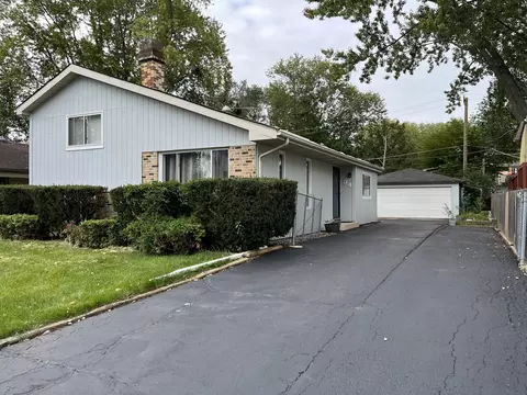 34 N Idlewild Ave, Mundelein, IL 60060