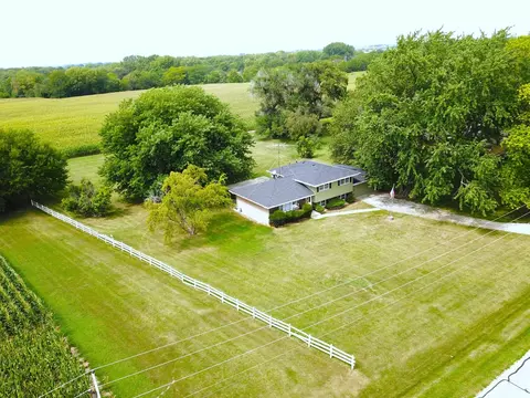 10955 N Tabler Rd, Minooka, IL 60447