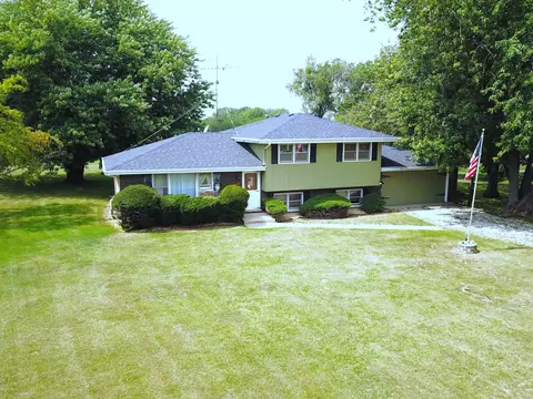 10955 N Tabler Rd, Minooka, IL 60447 photo 2