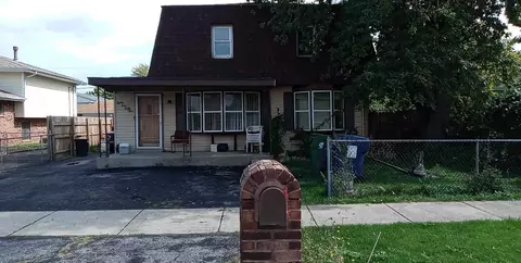 8445 S 78th Ave, Bridgeview, IL 60455