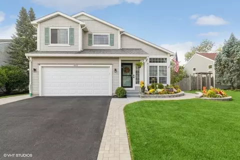4800 Bordeaux Dr, Lake In The Hills, IL 60156