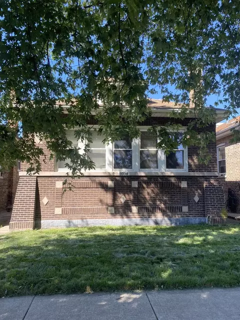 9038 S Essex Ave, Chicago, IL 60617