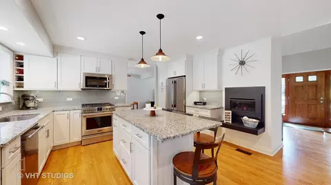 4570 Gettysburg Dr, Rolling Meadows, IL 60008 photo 11