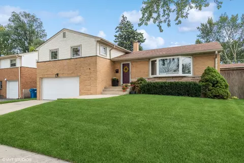 922 Park Dr, Melrose Park, IL 60160