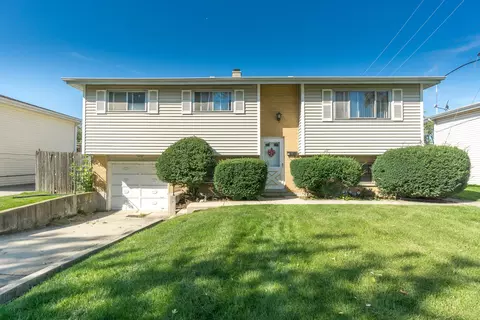 78 S Evergreen Ave, Addison, IL 60101