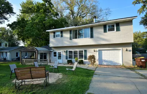 1326 Beach St, Crystal Lake, IL 60014