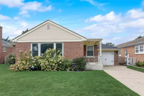 8430 Latrobe Ave, Skokie, IL 60077
